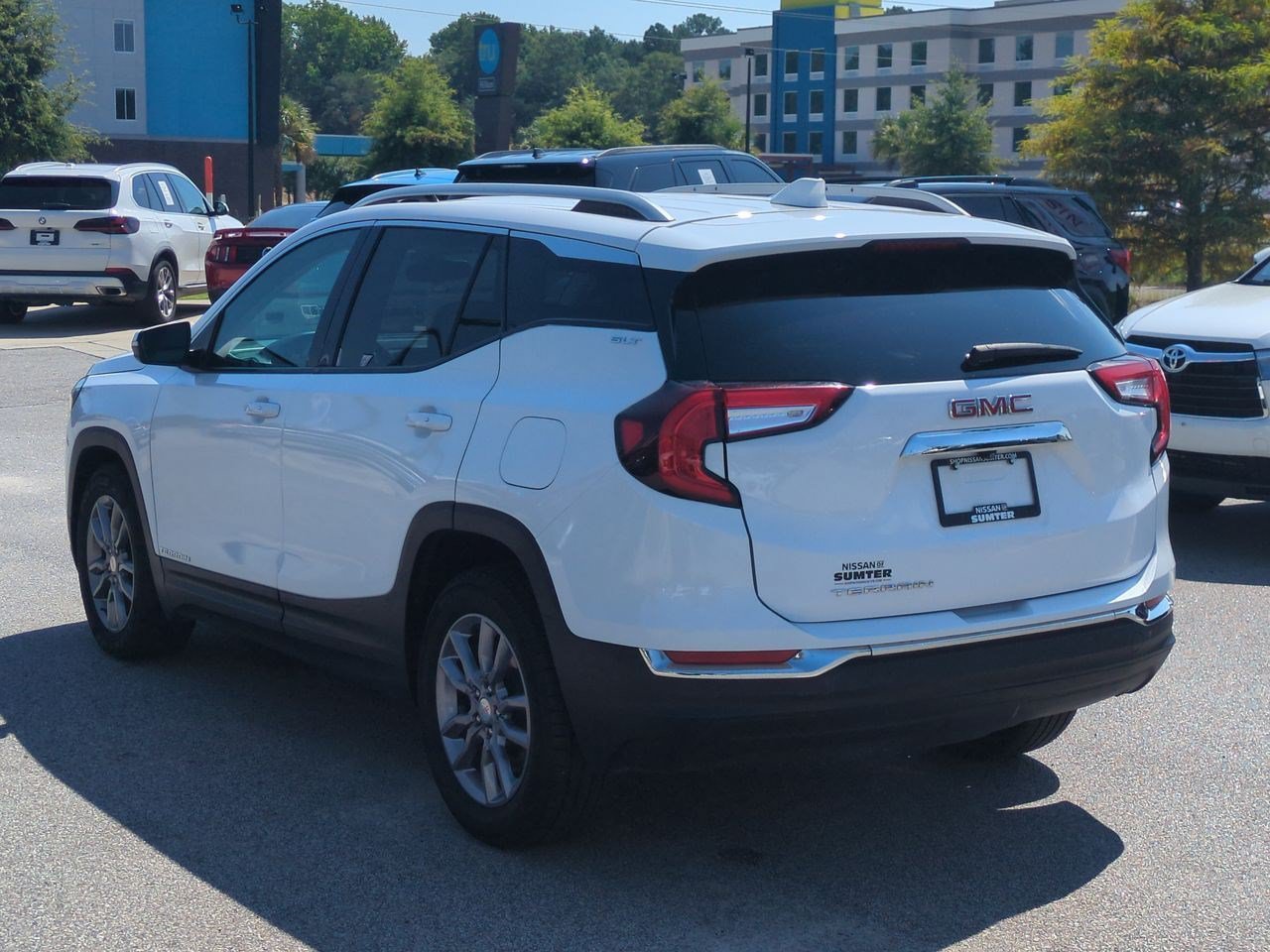 Used 2024 GMC Terrain SLT FWD image 6