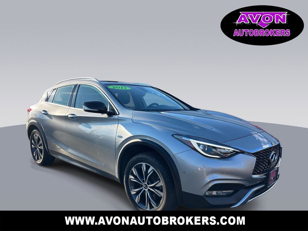 Used 2017 INFINITI QX30 Premium w/ Navigation Package image 1