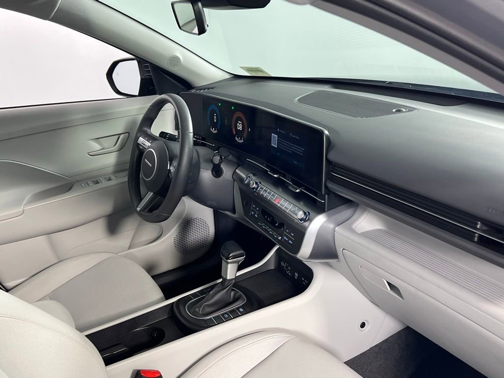 Used 2025 Hyundai Kona SEL image 30