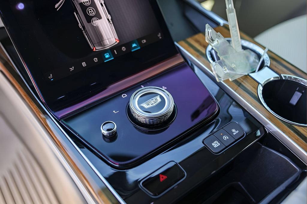 Certified 2025 Cadillac Escalade Sport Platinum AWD/4WD image 19
