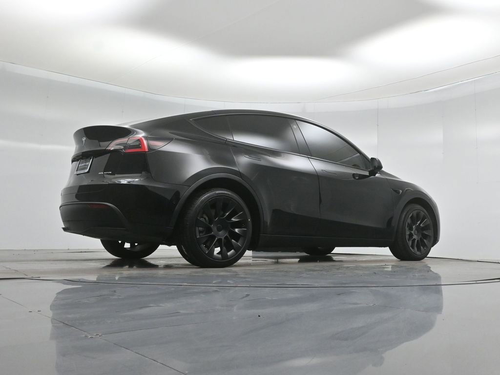 Used 2021 Tesla Model Y Long Range AWD/4WD image 40