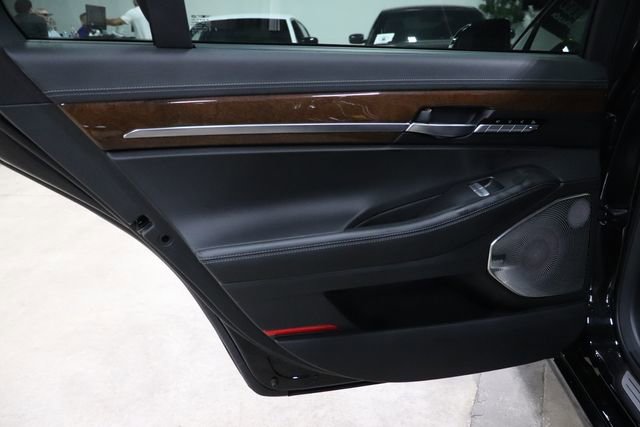 Used 2017 Genesis G90 5.0 Ultimate image 14