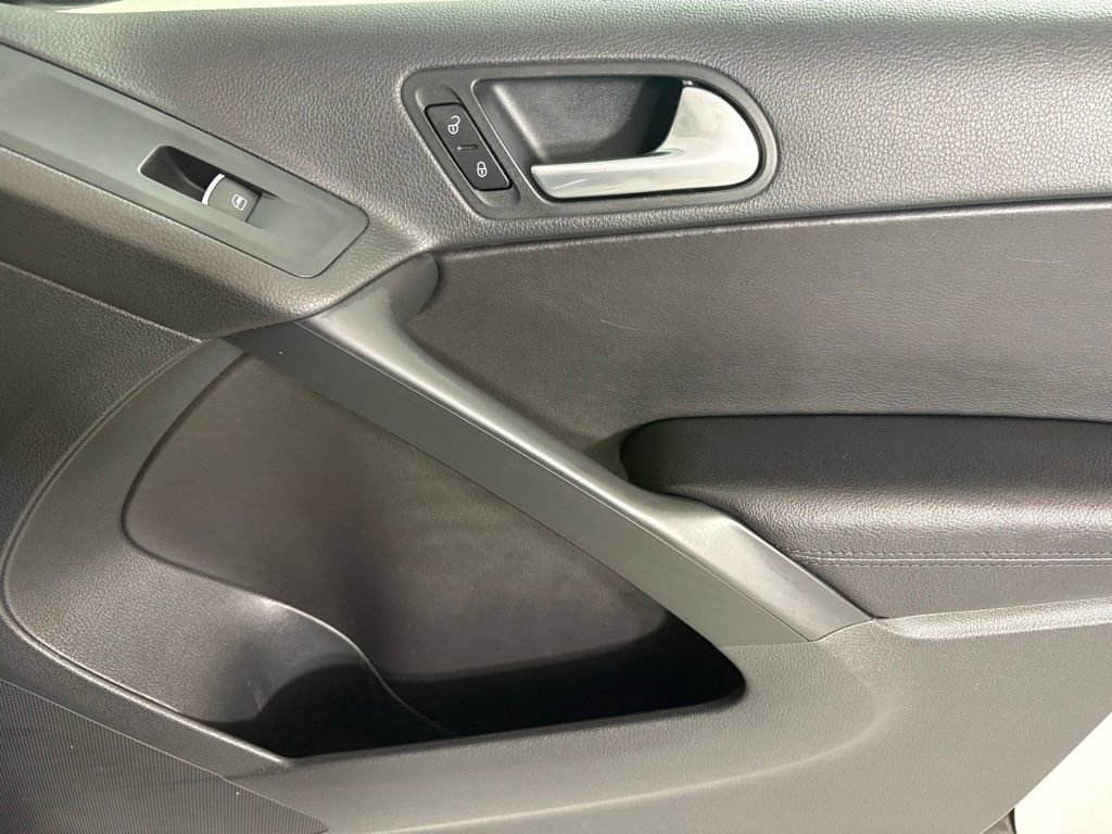 Used 2017 Volkswagen Tiguan Wolfsburg Edition image 12