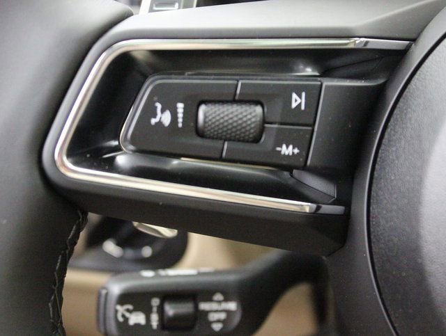 New 2024 Porsche Macan image 33