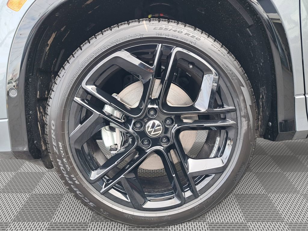 New 2025 Volkswagen Tiguan SE R-Line AWD/4WD image 10
