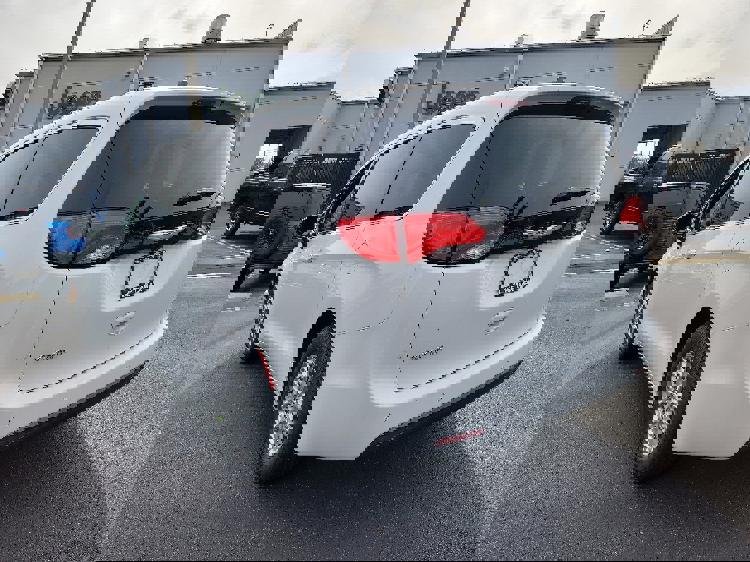 New 2026 Chrysler Voyager LX image 8