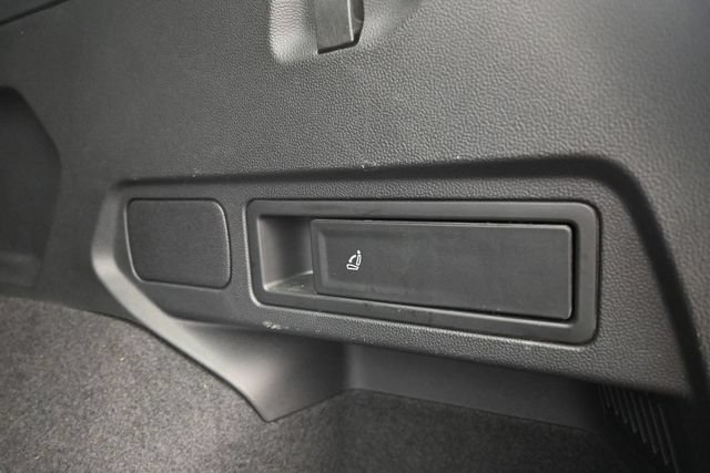 Used 2023 Volkswagen Tiguan SE R-Line AWD/4WD image 35