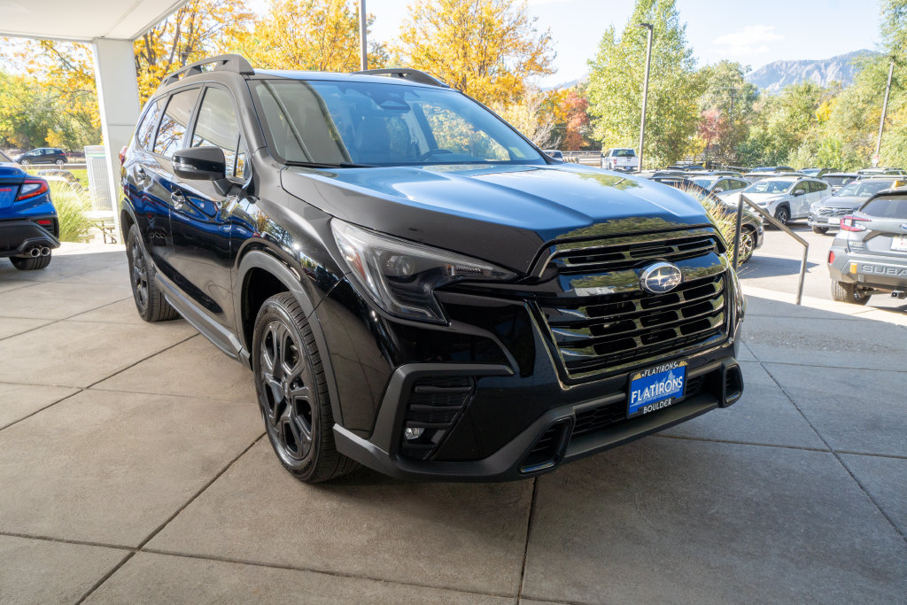 Used 2023 Subaru Ascent Onyx Edition AWD/4WD image 2