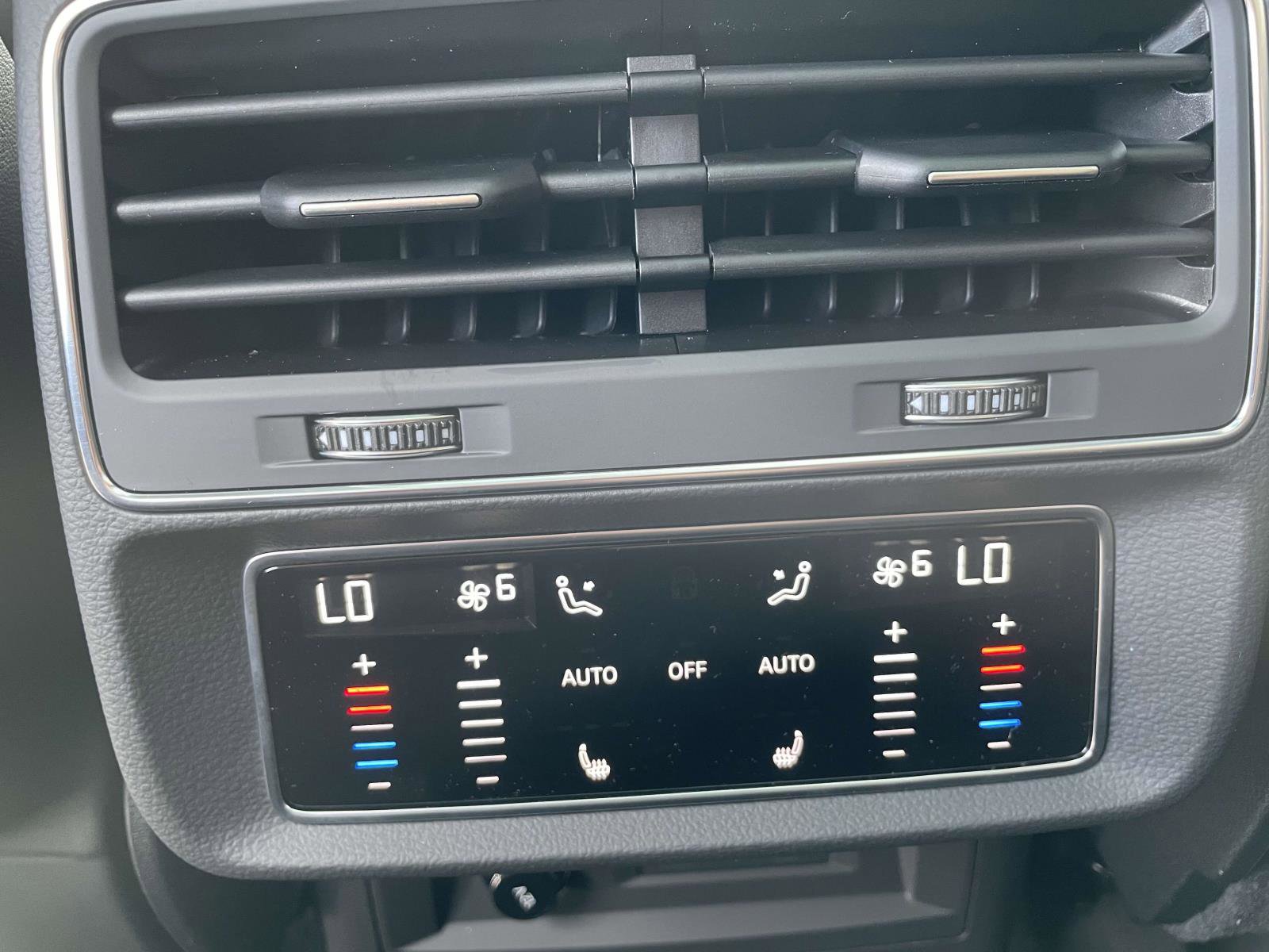 New 2025 Audi SQ7 Prestige image 15