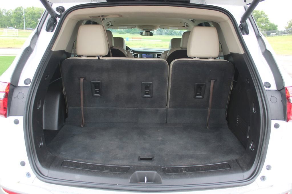 Used 2020 Buick Enclave Essence FWD image 18