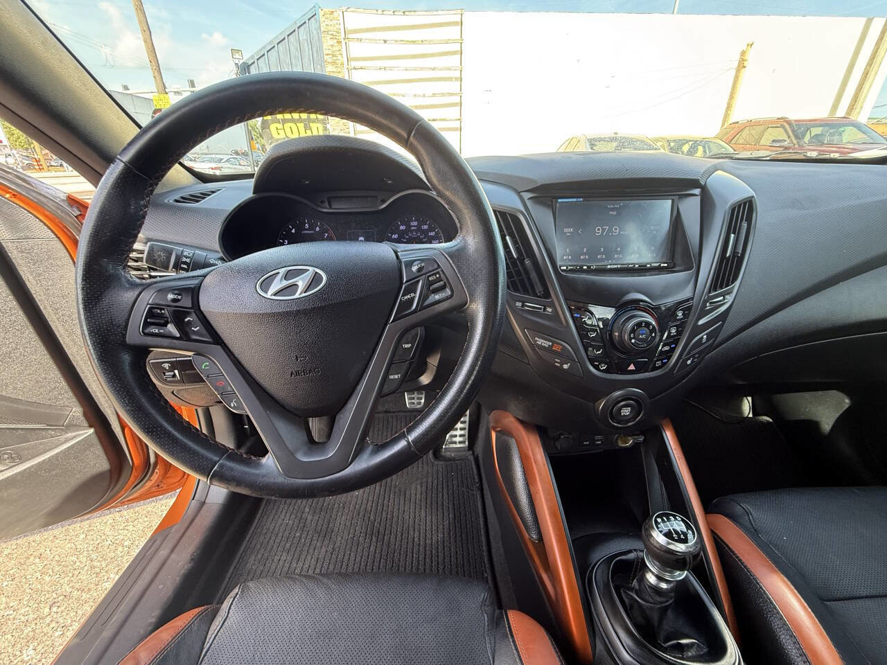 Used 2016 Hyundai Veloster Turbo FWD image 14