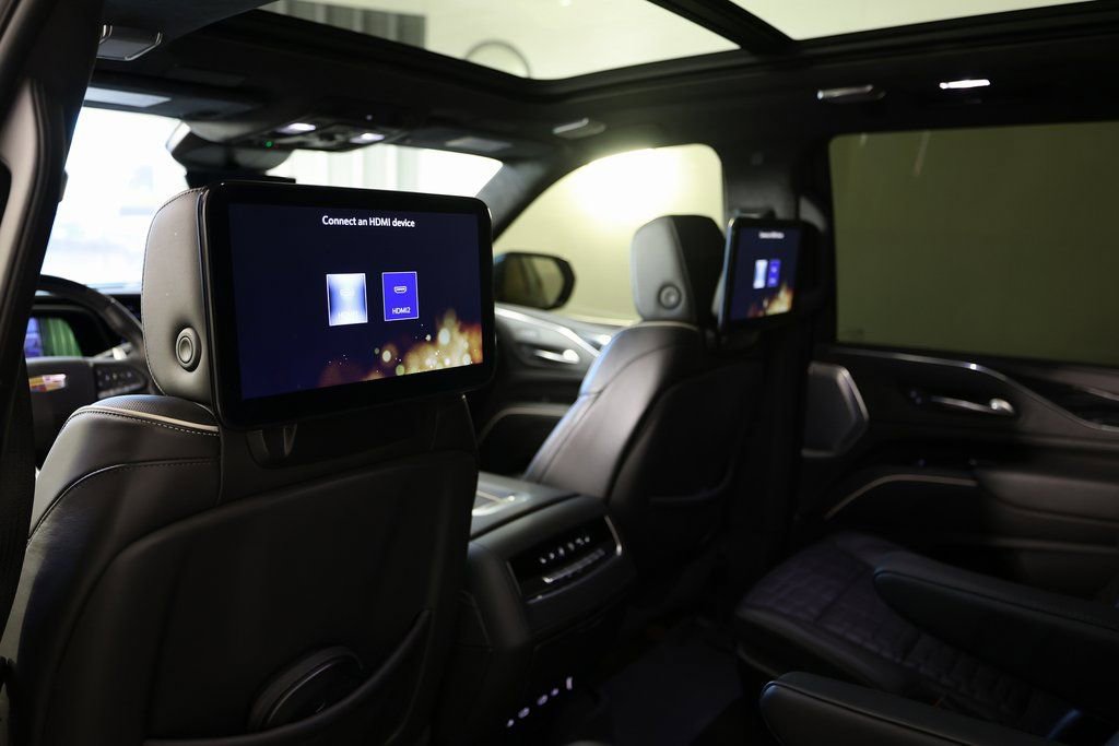 Used 2024 Cadillac Escalade V w/ LPO, ONYX Package image 17