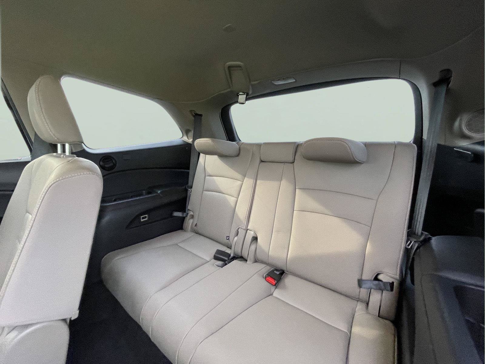 Used 2018 Honda Pilot Touring image 16
