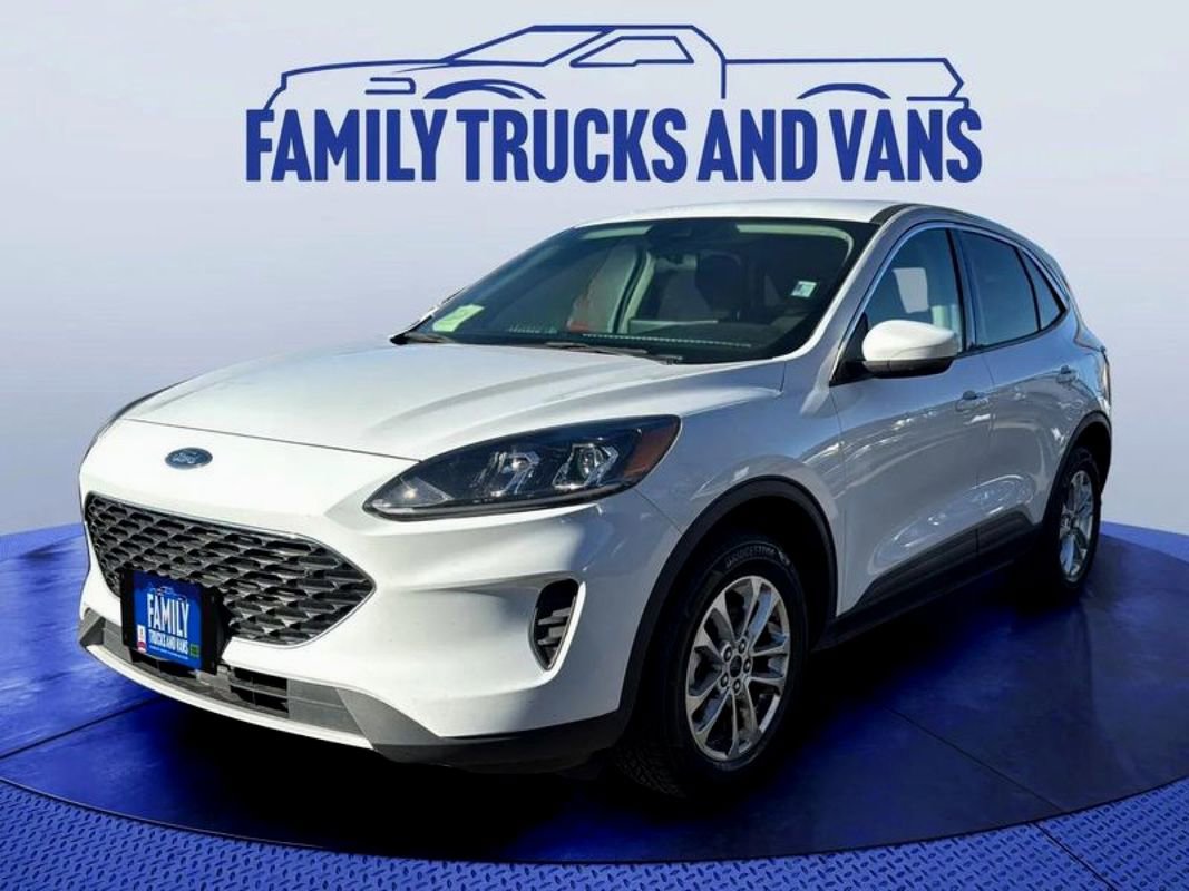 Used 2020 Ford Escape SE image 1