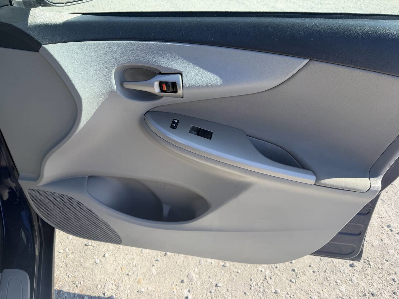 Used 2013 Toyota Corolla LE FWD image 20