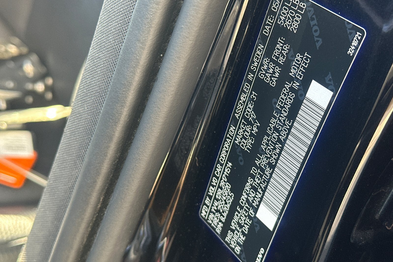 Certified 2024 Volvo XC60 B5 Plus AWD/4WD image 30