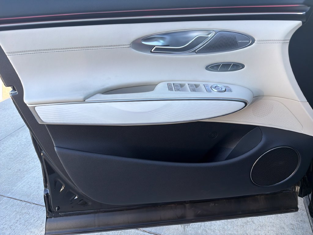 New 2027 Genesis GV70 2.5T Advanced AWD/4WD image 12