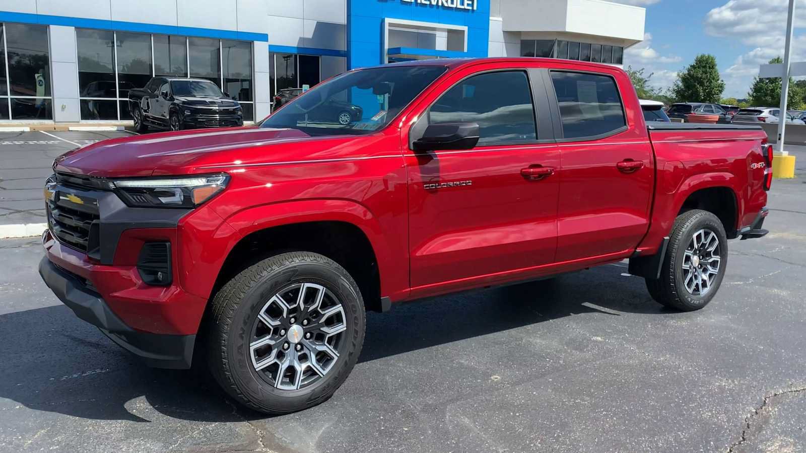 Certified 2023 Chevrolet Colorado LT w/ LT Convenience Package III AWD/4WD image 4