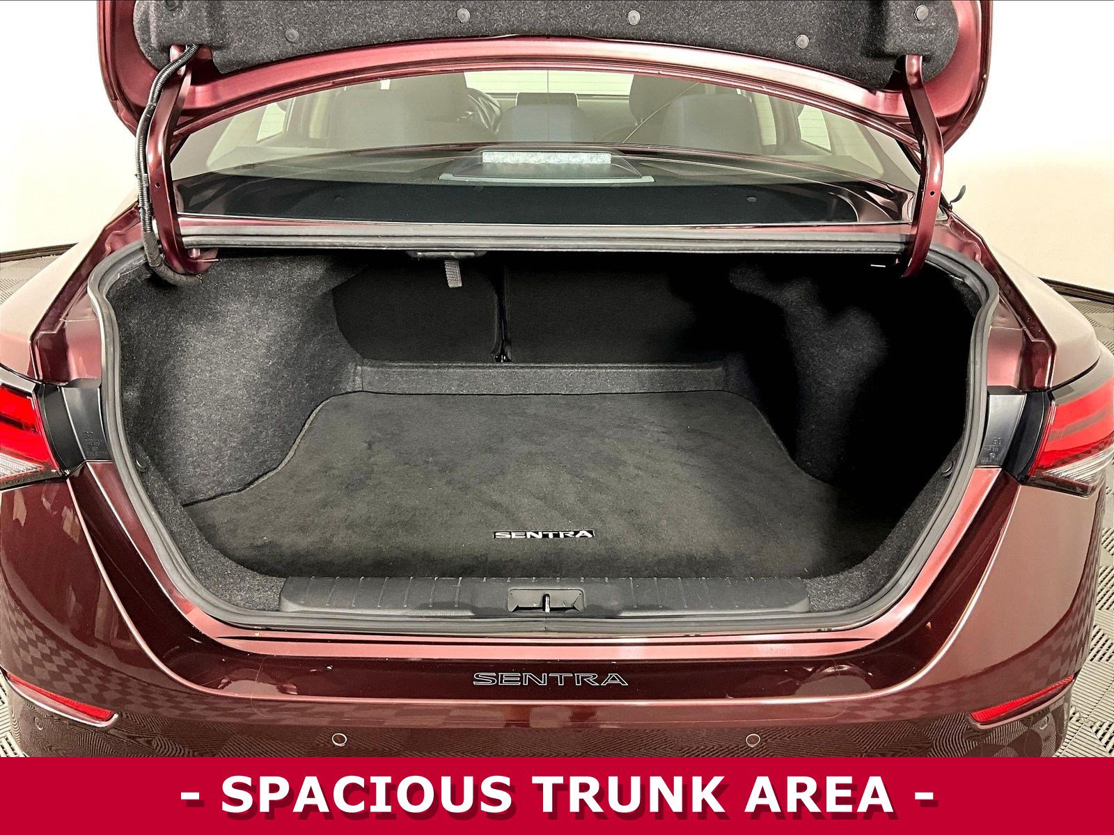 Certified 2021 Nissan Sentra SV w/ Trunk Package FWD image 35