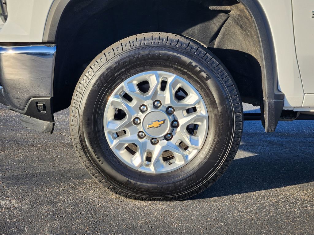 Used 2024 Chevrolet Silverado 3500 LT w/ Safety Package image 9