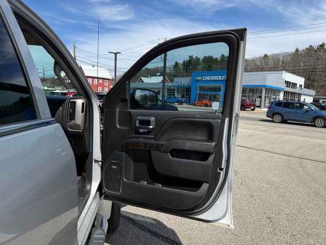 Used 2015 GMC Sierra 2500 Denali w/ Suspension Package, Off-Road AWD/4WD image 28