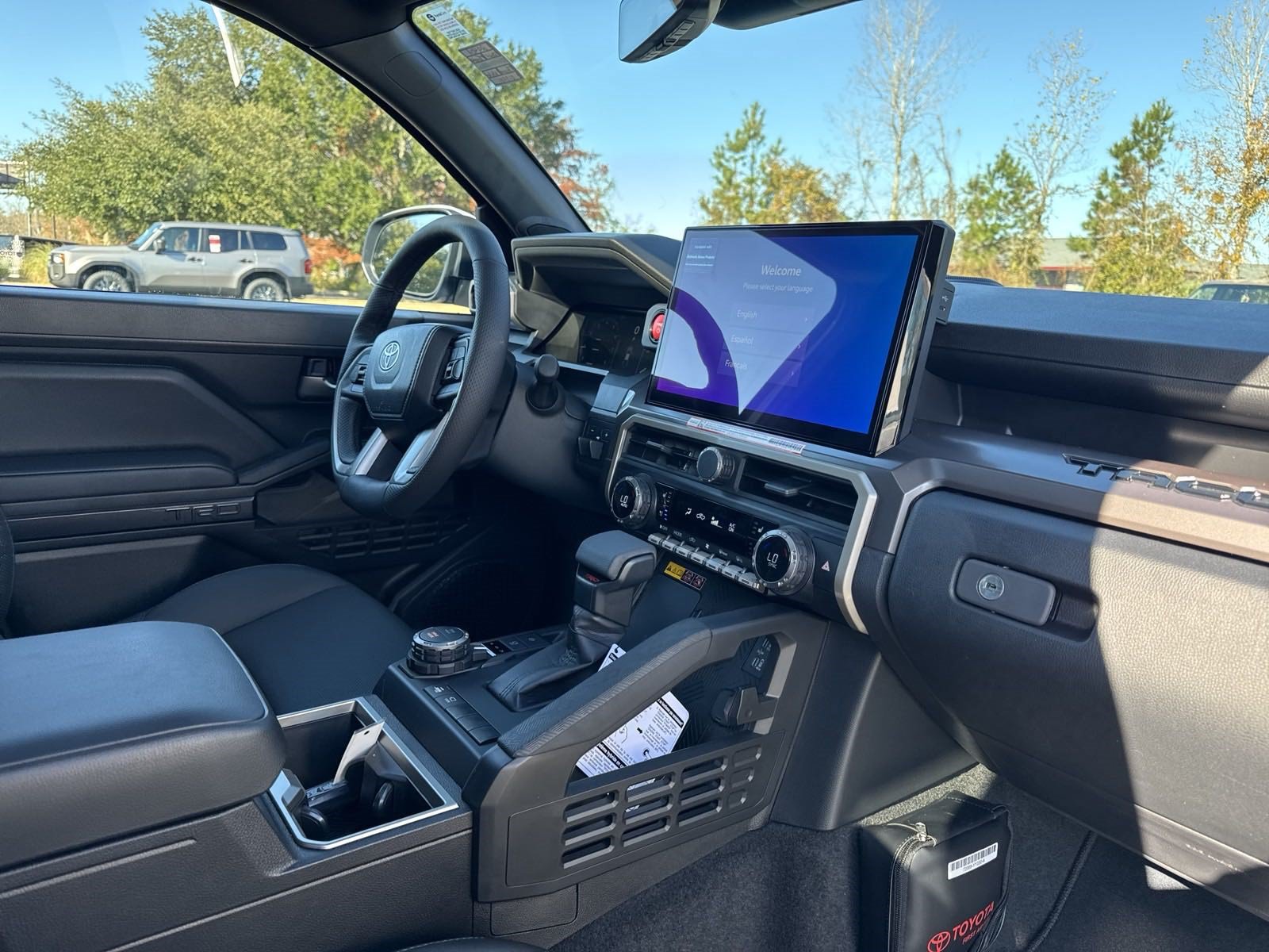 New 2024 Toyota Tacoma TRD Sport w/ TRD Sport Premium Package AWD/4WD image 39