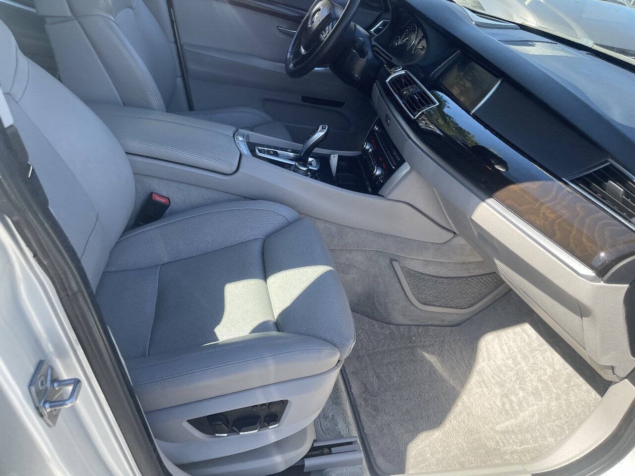 Used 2012 BMW 550i Gran Turismo xDrive AWD/4WD image 25