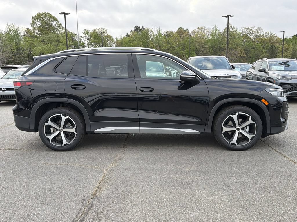 New 2026 Volkswagen Tiguan SE FWD image 6
