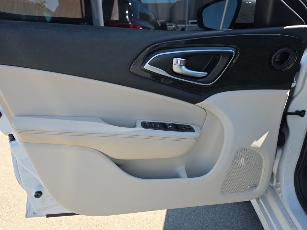 Used 2016 Chrysler 200 C w/ Navigation & Sound Group I AWD/4WD image 14