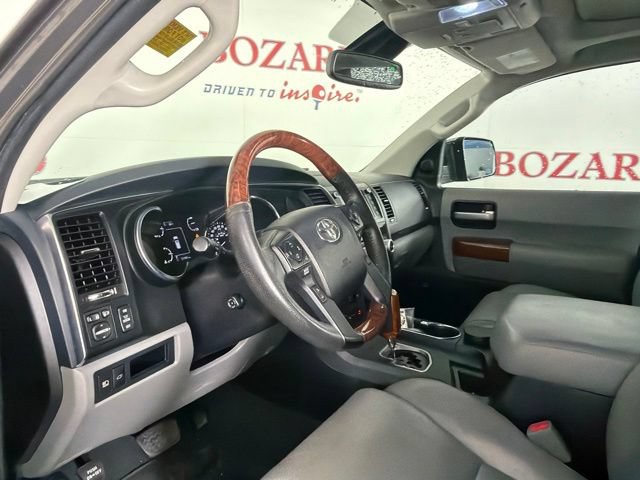 Used 2022 Toyota Sequoia Platinum AWD/4WD image 12
