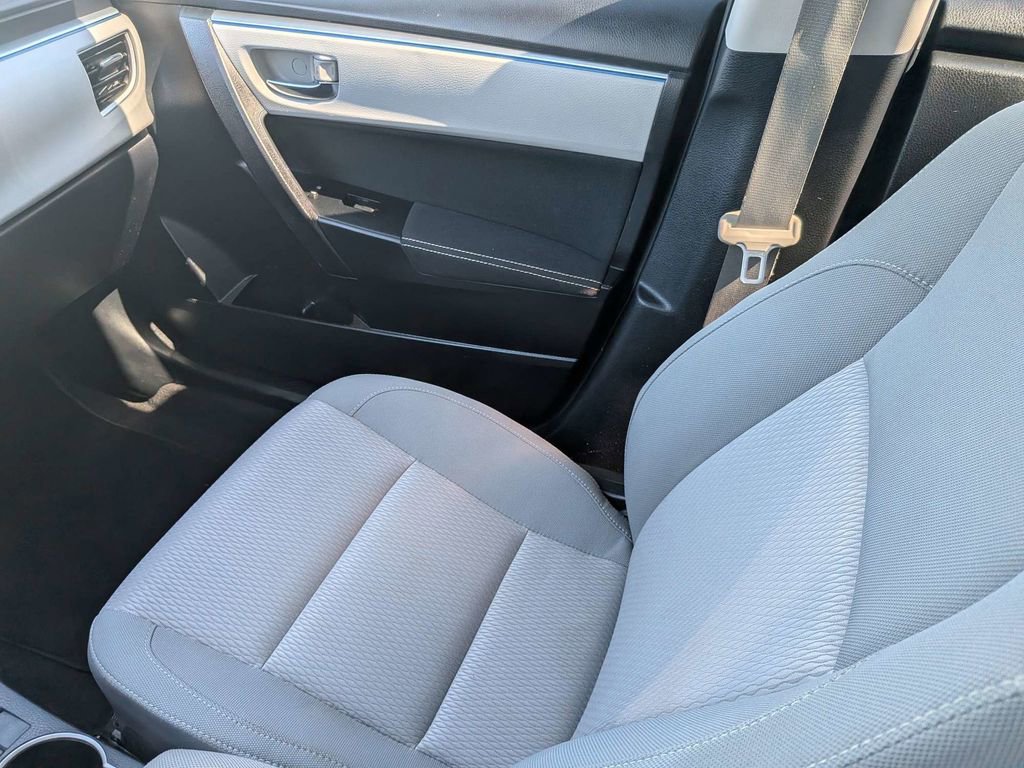 Used 2015 Toyota Corolla LE image 16