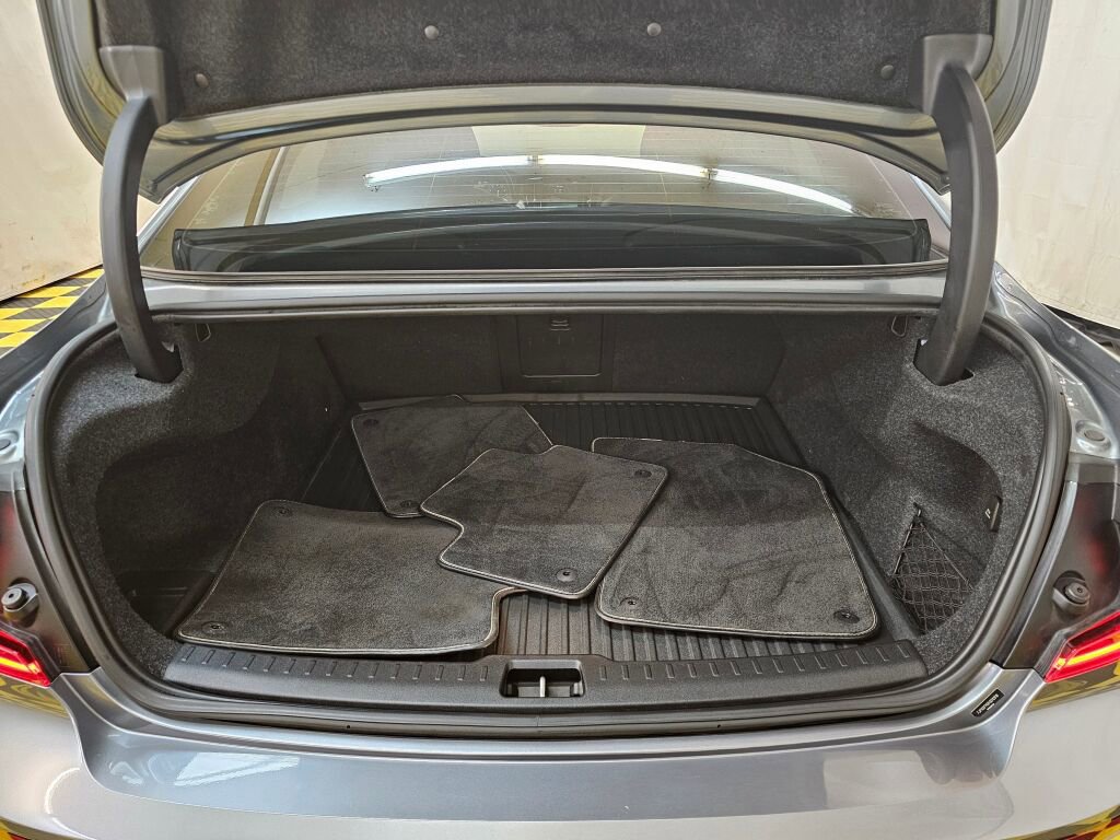 Used 2019 Volvo S60 T5 R-Design FWD image 14