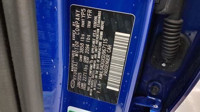 Used 2025 Hyundai Elantra SEL image 37