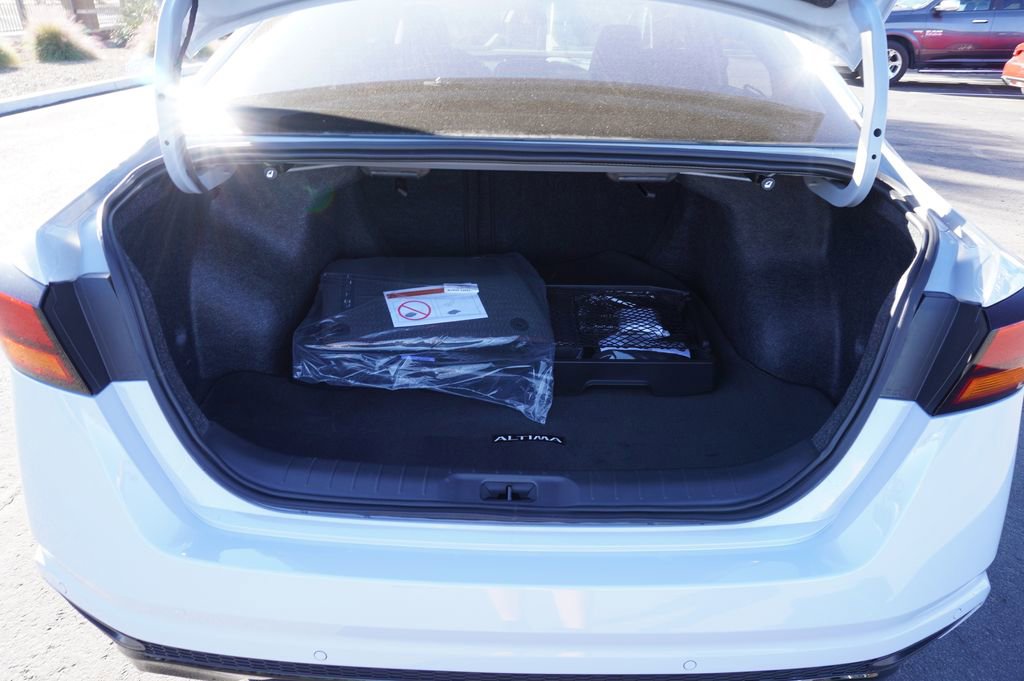 Certified 2025 Nissan Altima 2.5 SR image 8