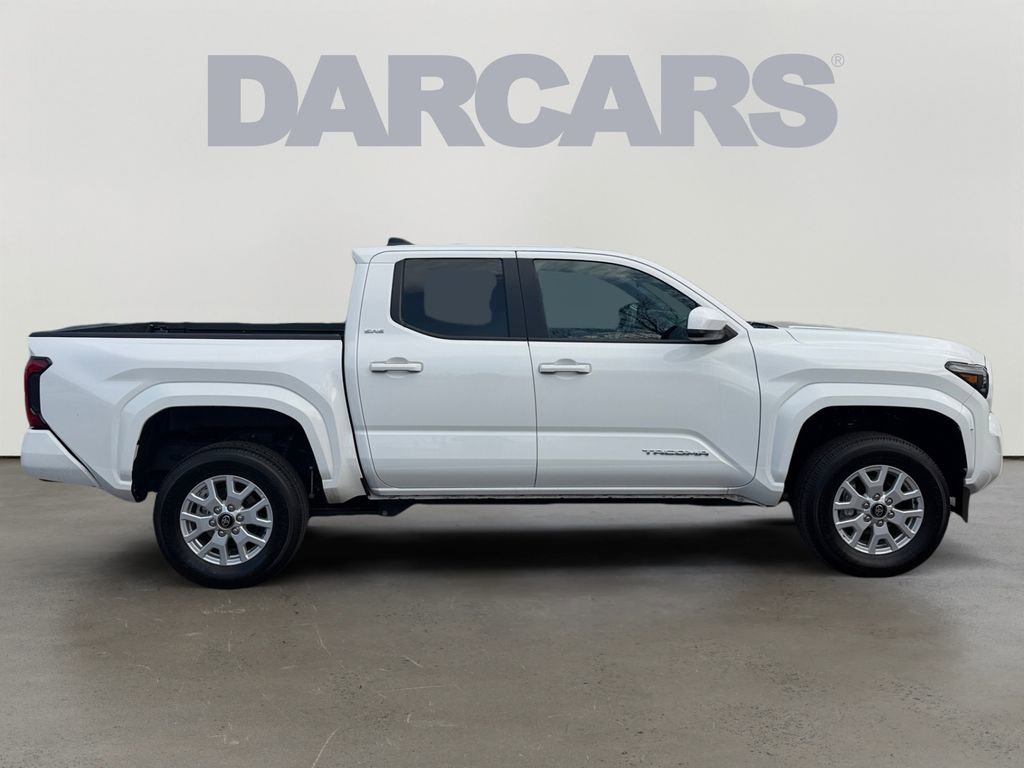 Used 2025 Toyota Tacoma SR5 AWD/4WD image 8