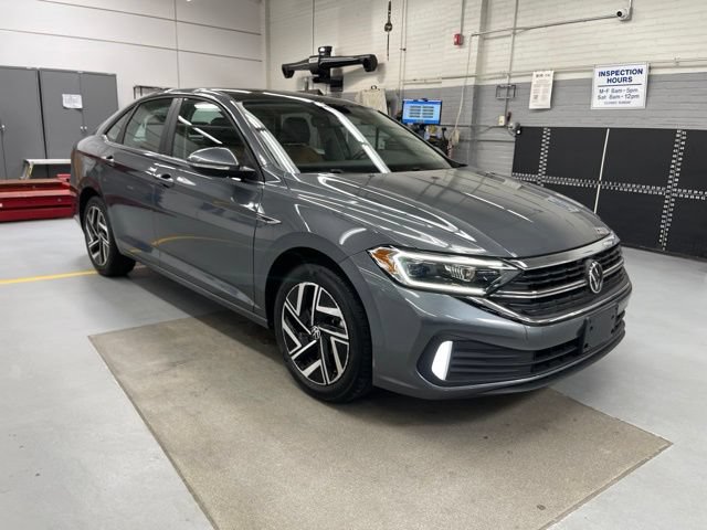 Certified 2023 Volkswagen Jetta SEL FWD image 5