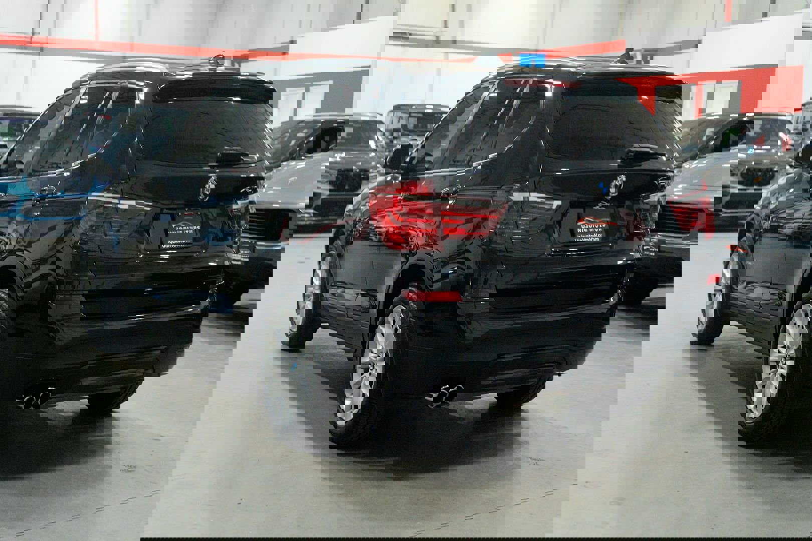 Used 2017 BMW X3 xDrive28i image 4