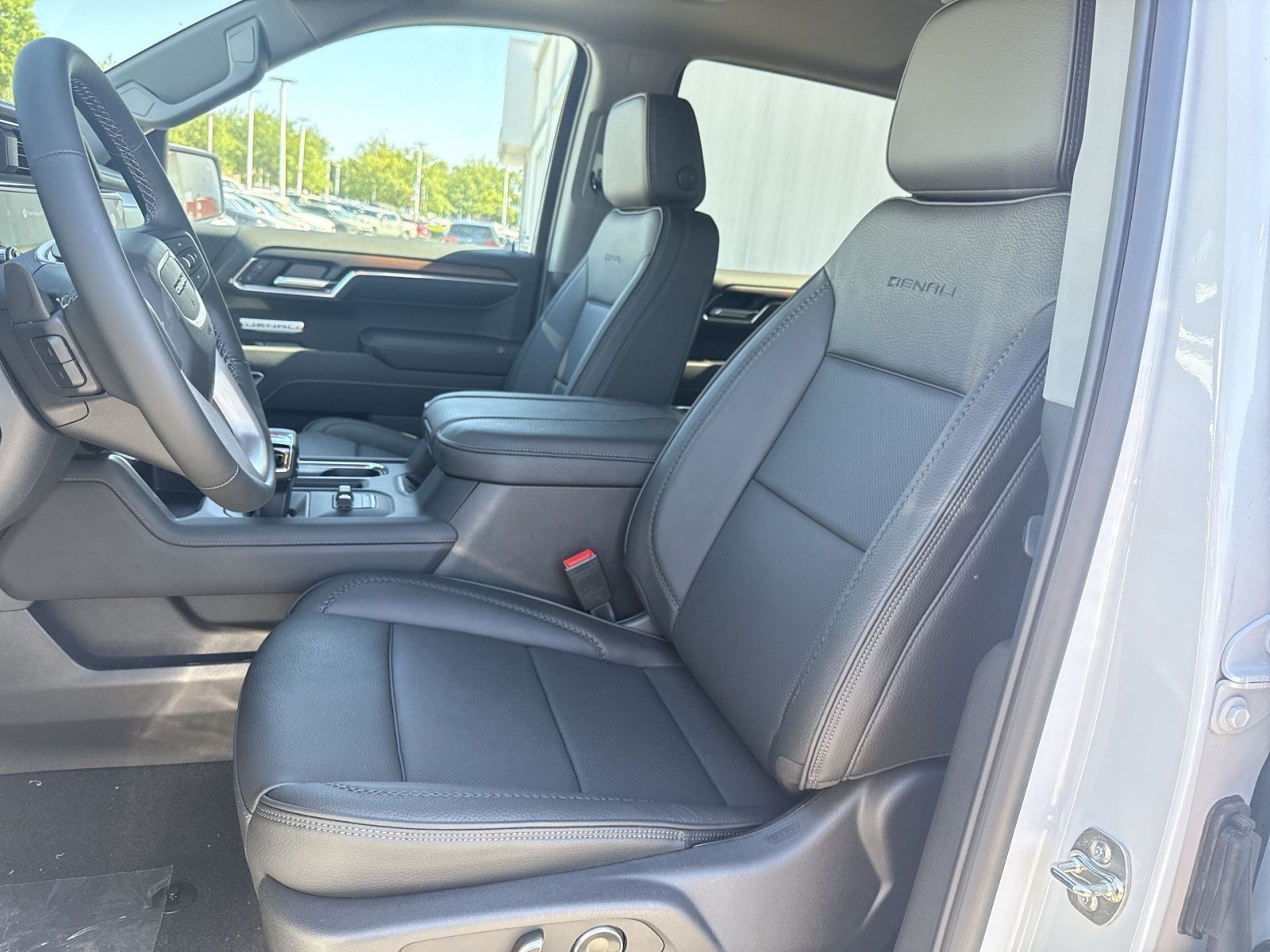 New 2026 GMC Sierra 1500 Denali w/ Denali Reserve Package AWD/4WD image 11