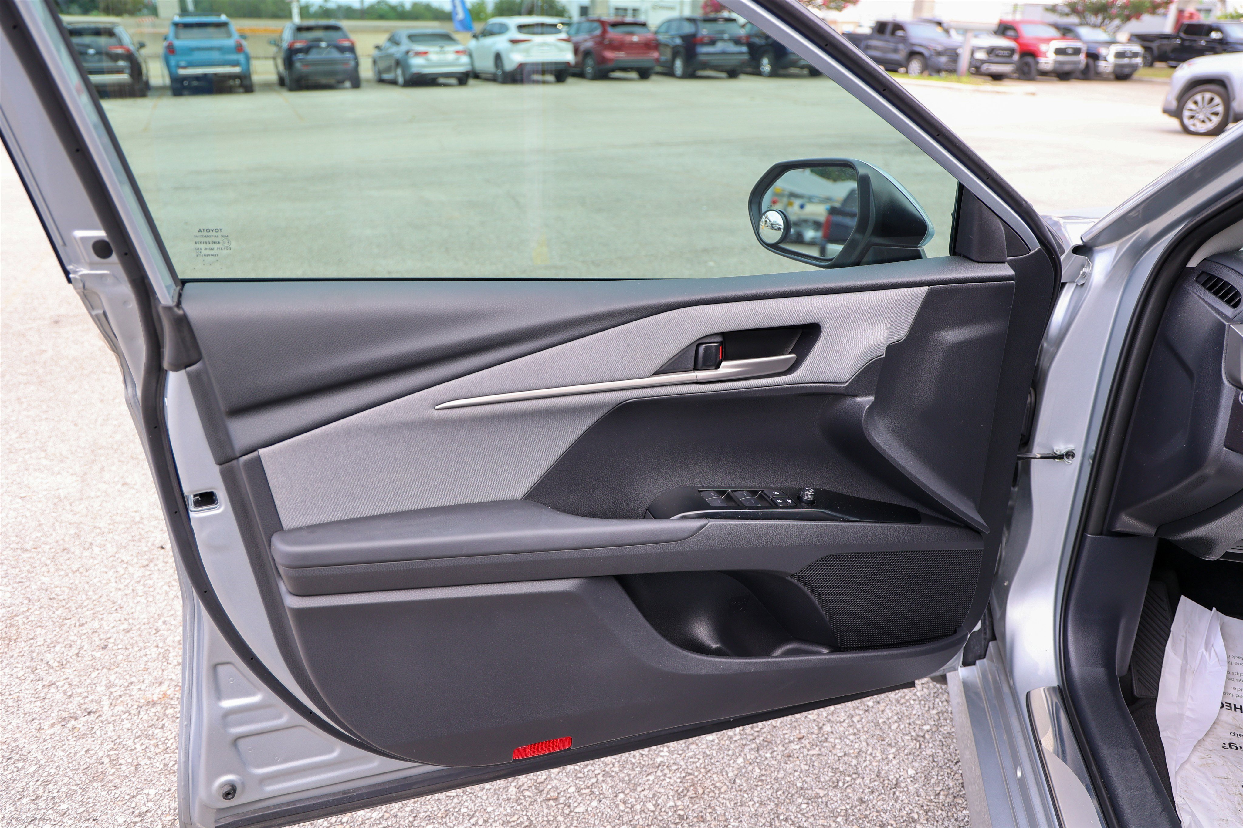 Certified 2025 Toyota Camry LE w/ Convenience Package FWD image 32