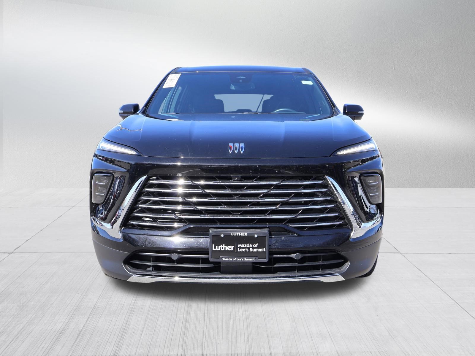 Used 2025 Buick Enclave Preferred image 2