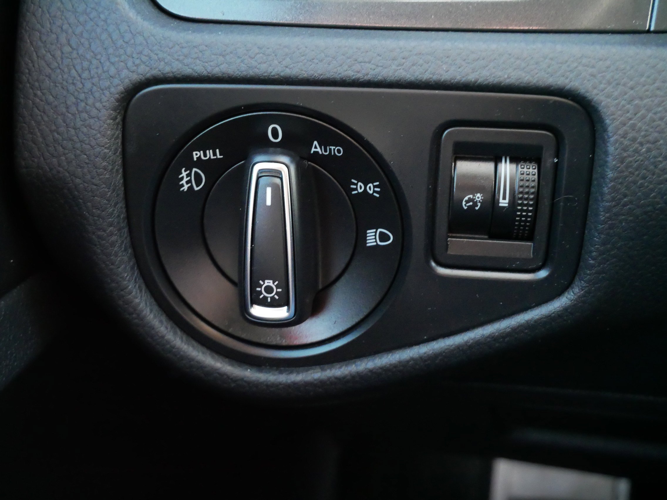 Used 2018 Volkswagen Golf Alltrack SE image 26