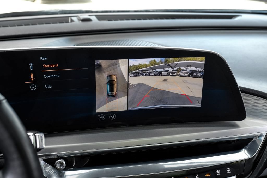 Used 2023 Cadillac Lyriq AWD image 22