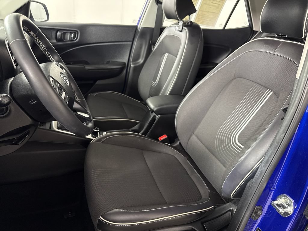 Certified 2024 Hyundai Venue Limited FWD image 13
