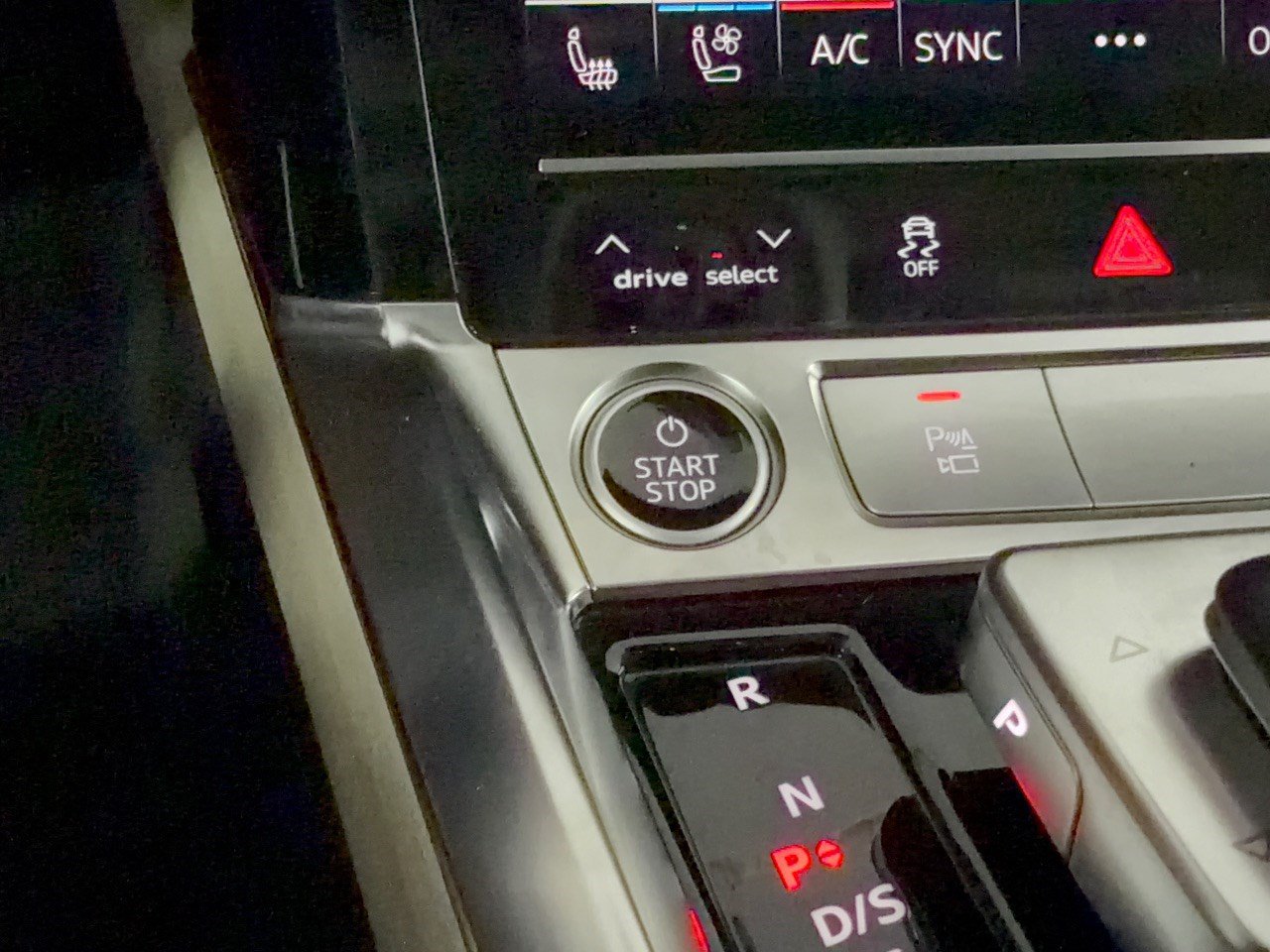 Certified 2024 Audi Q8 e-tron Premium Plus w/ Premium Plus Package AWD/4WD image 20