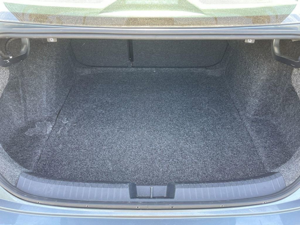 Used 2024 Volkswagen Jetta SE image 24