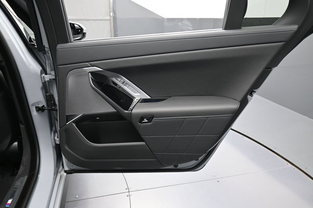 Used 2025 BMW 760i xDrive AWD/4WD image 29