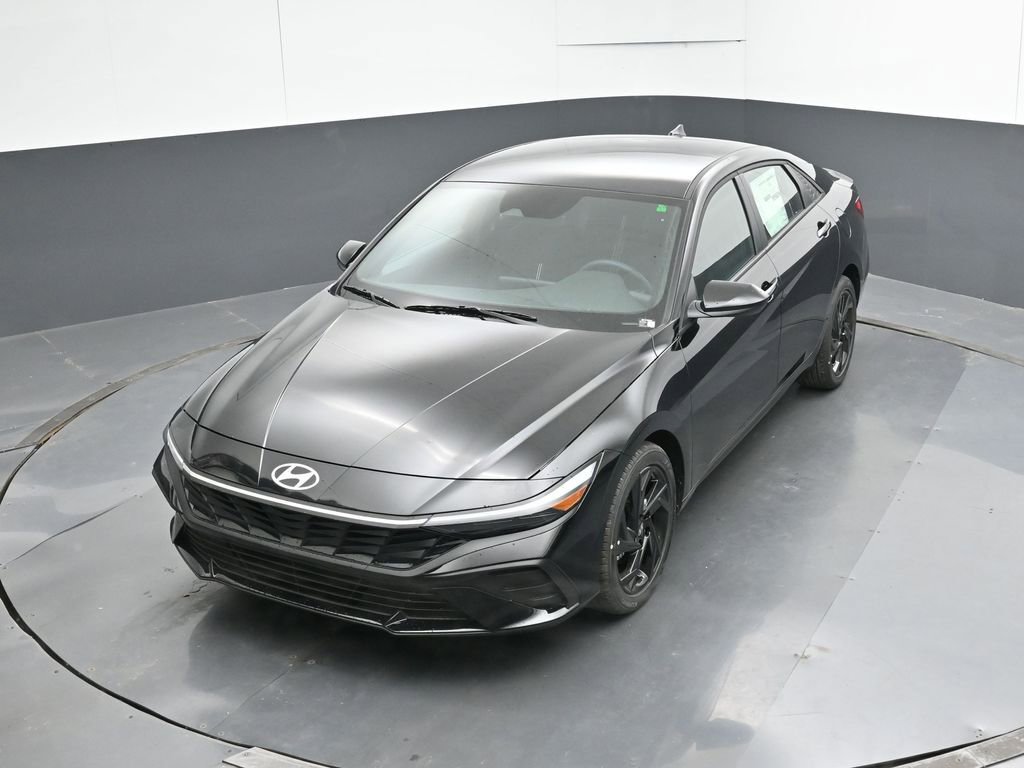 New 2026 Hyundai Elantra Sport FWD image 17