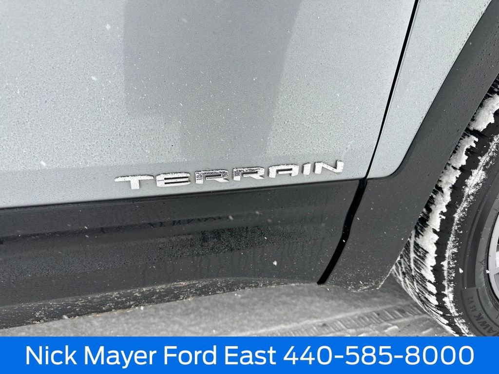 Used 2023 GMC Terrain SLT image 11