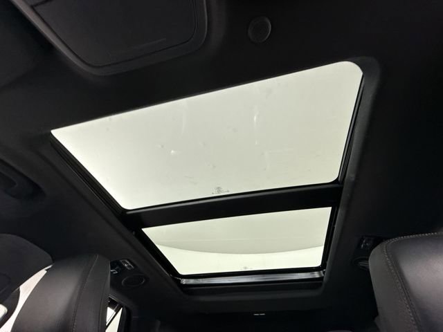 Used 2025 Ford Explorer ST image 31