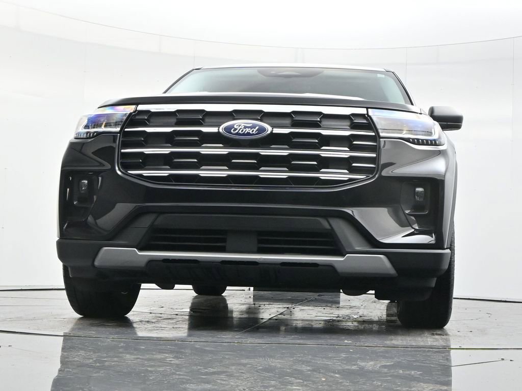 Used 2025 Ford Explorer Active w/ Active Comfort Package RWD image 51